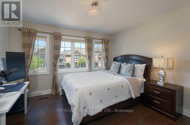 Photo 38 of 3170 Southwind Road, Mississauga ON