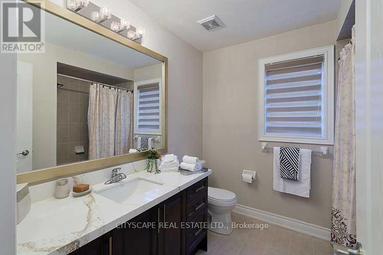Photo 7 of 3170 Southwind Road, Mississauga ON