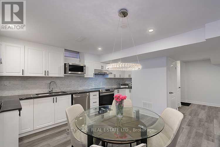Photo 10 of 3170 Southwind Road, Mississauga ON