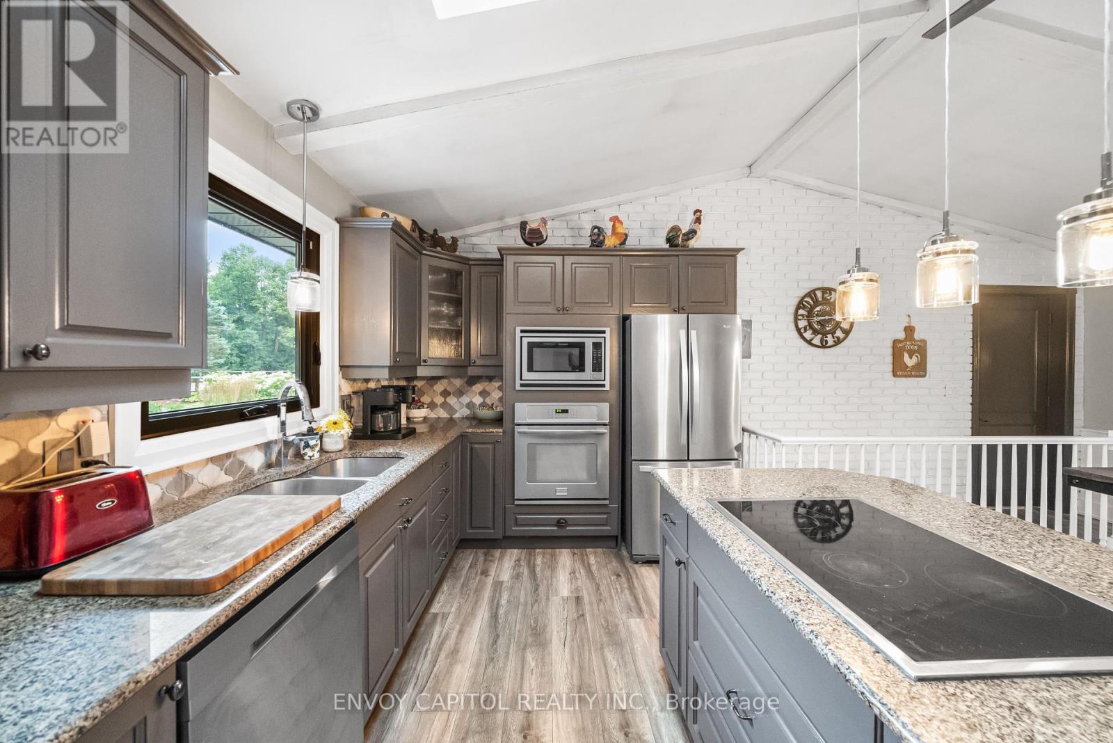 Photo 10 of 11636 6th Line, Milton ON