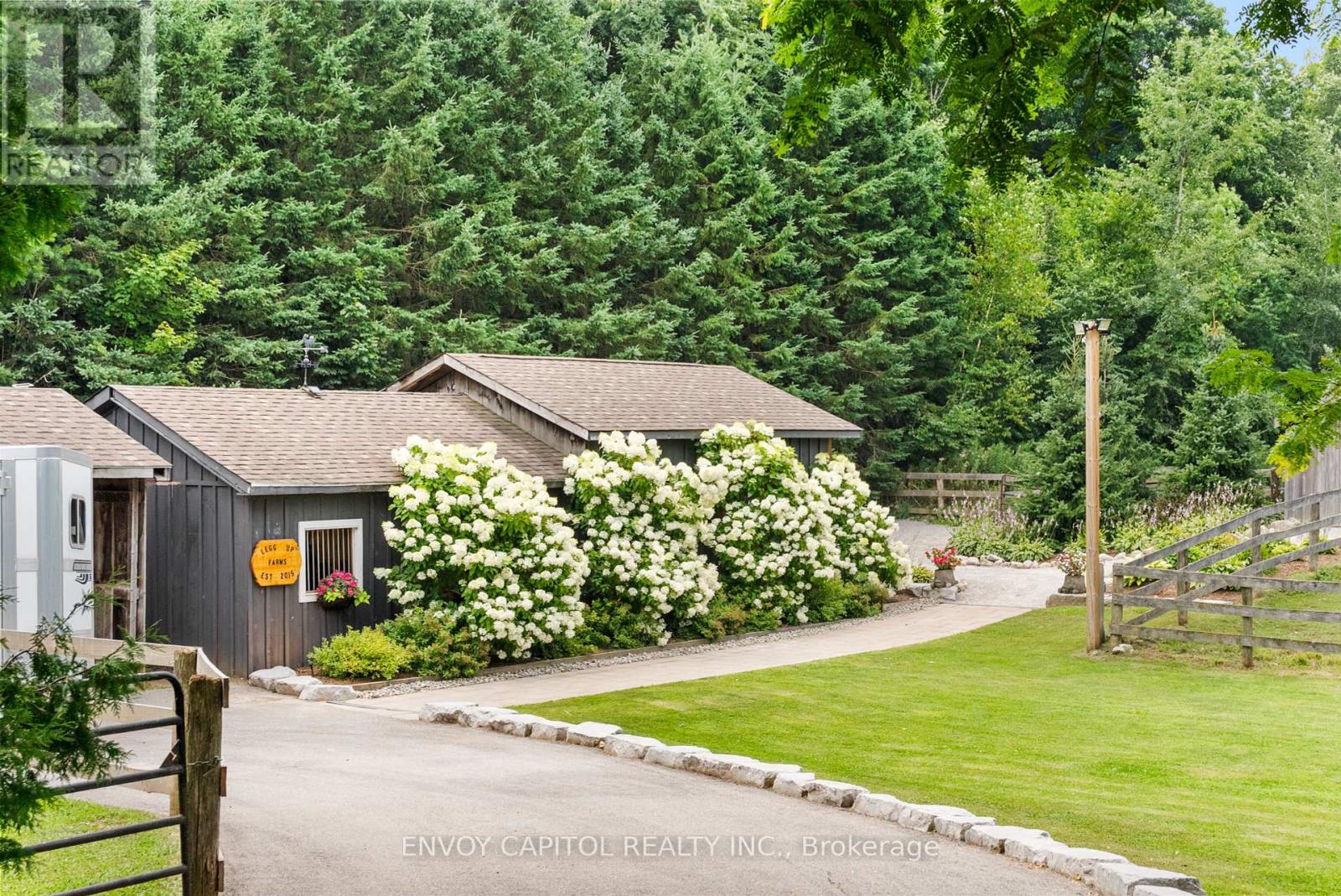 Photo 31 of 11636 6th Line, Milton ON