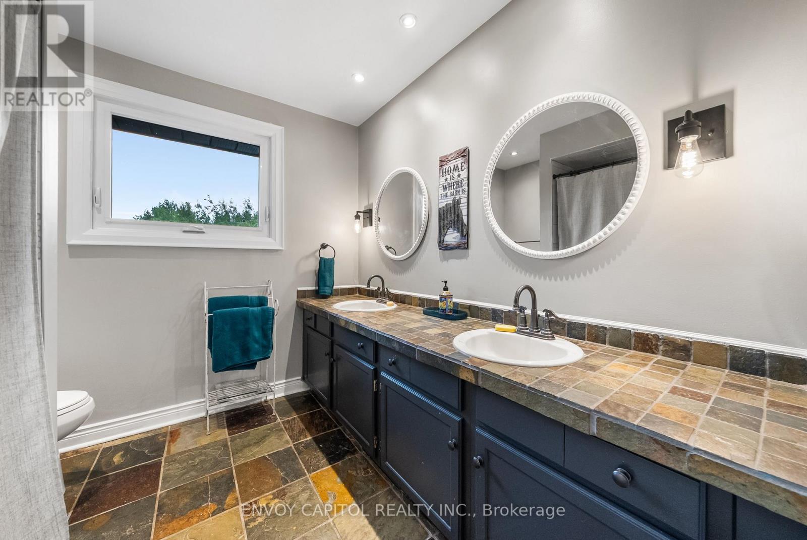 Photo 24 of 11636 6th Line, Milton ON