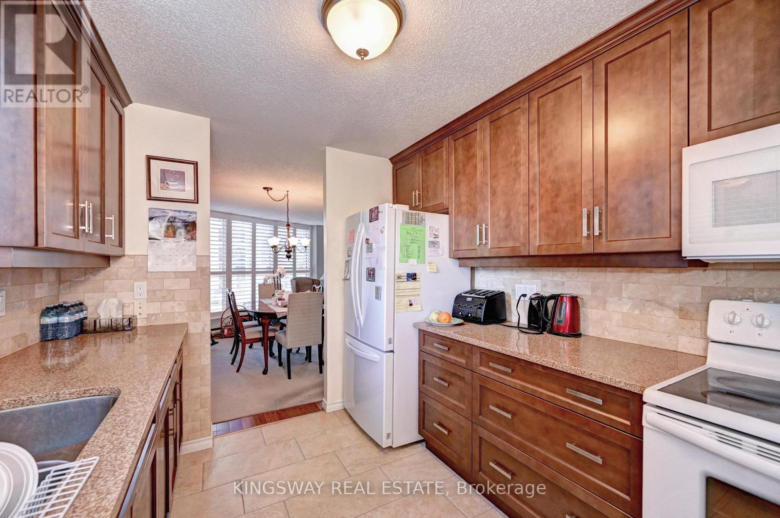 Photo 25 of 401 24 Marilyn Drive N, Guelph ON