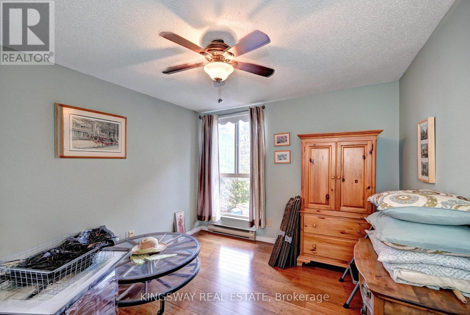 Photo 13 of 401 24 Marilyn Drive N, Guelph ON