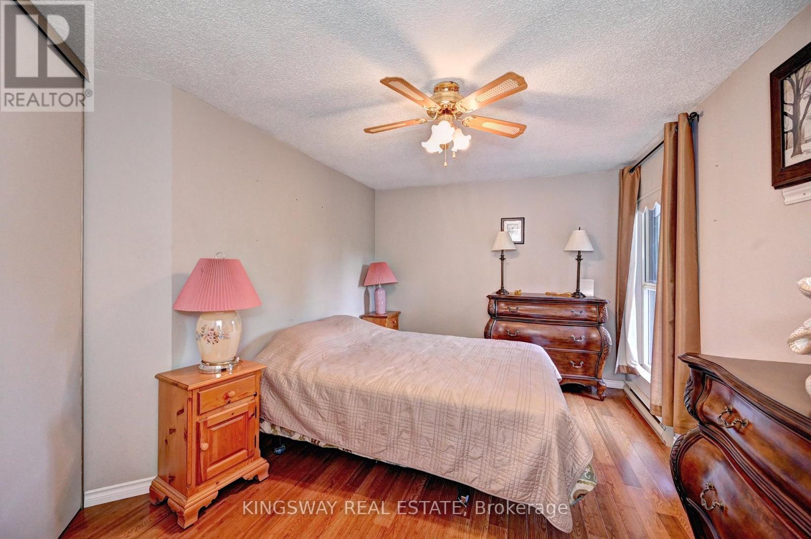 Photo 7 of 401 24 Marilyn Drive N, Guelph ON
