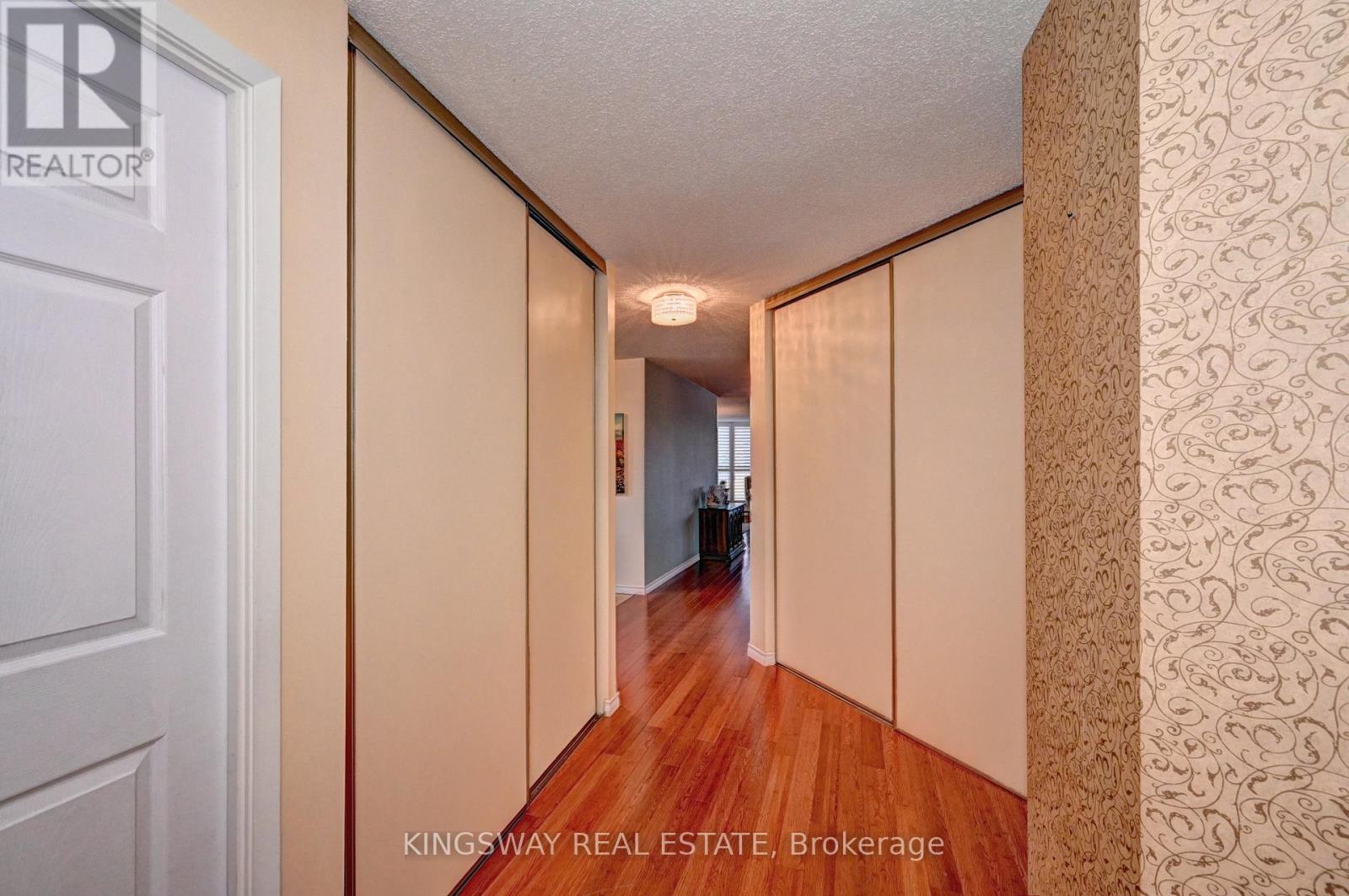 Photo 40 of 401 24 Marilyn Drive N, Guelph ON