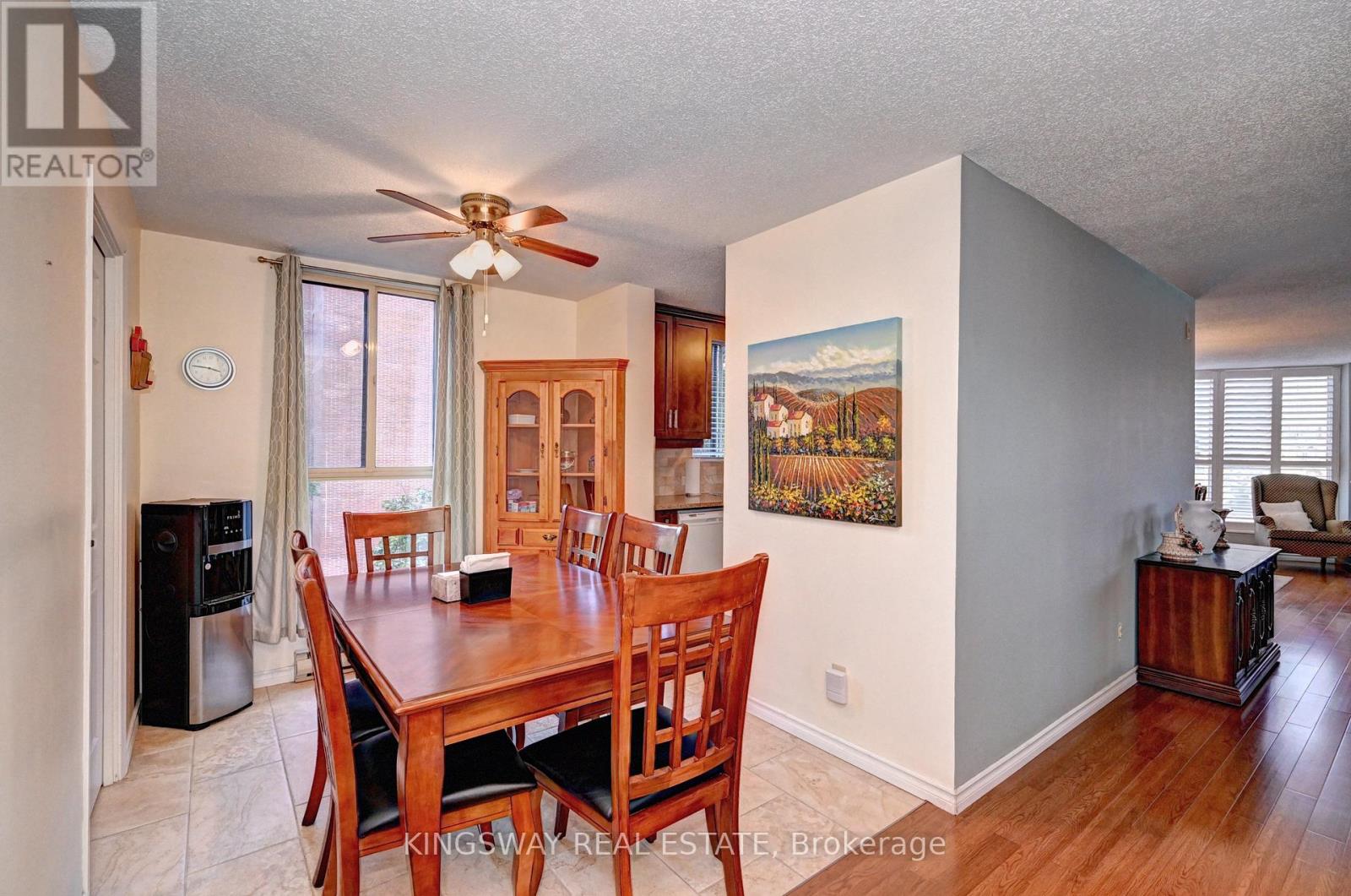 Photo 6 of 401 24 Marilyn Drive N, Guelph ON