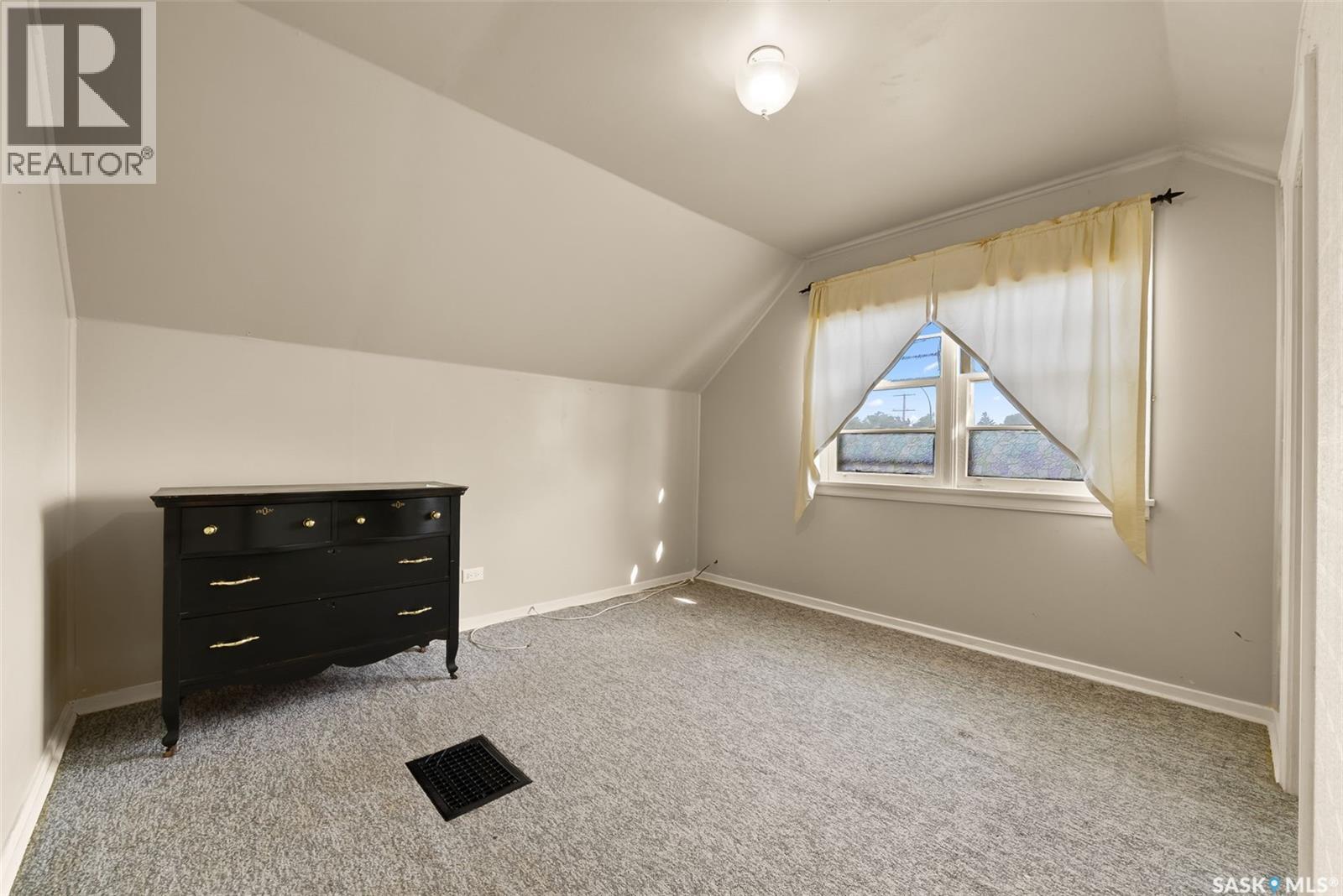 Photo 16 of 1270 Pasqua Street, Regina SK