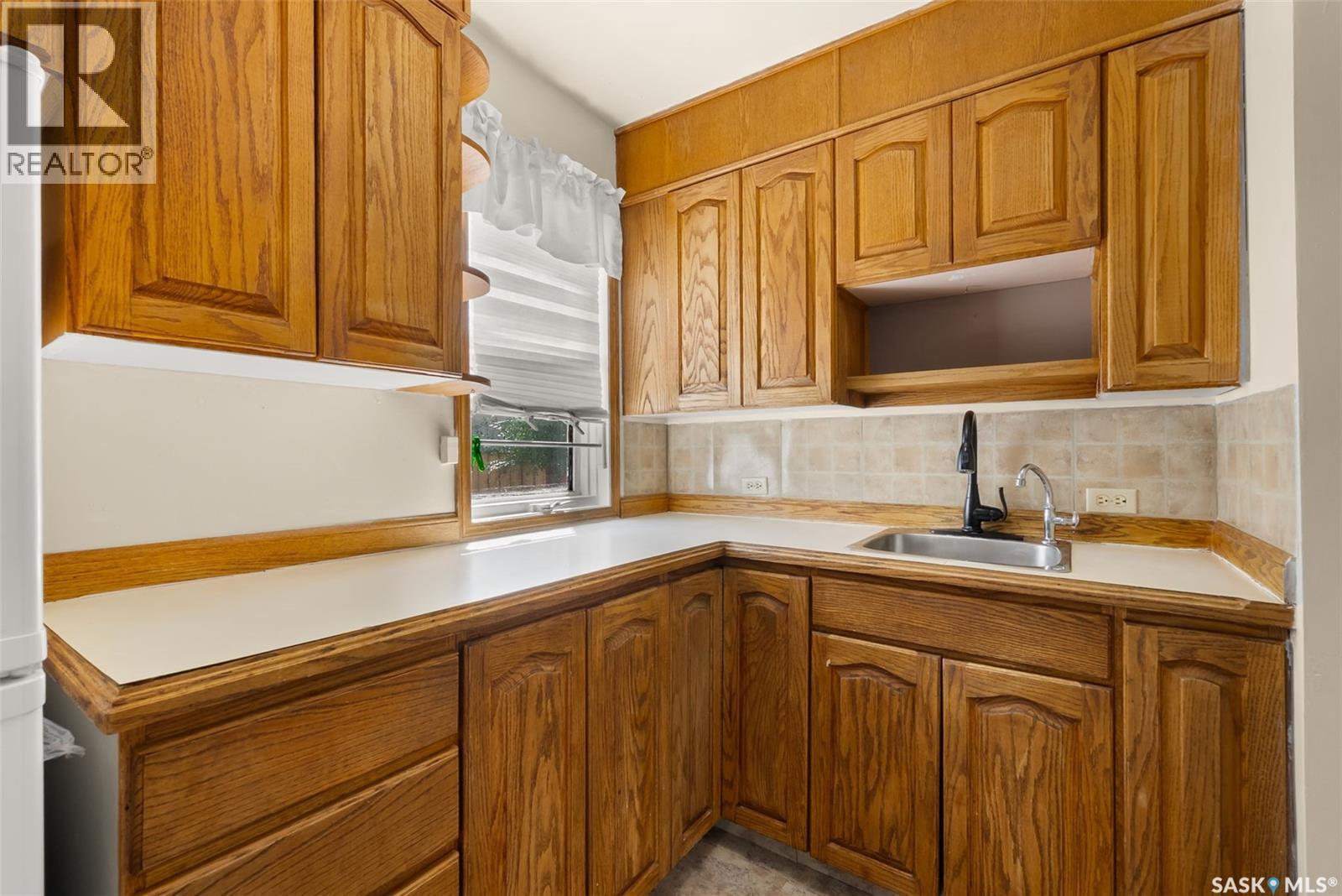 Photo 6 of 1270 Pasqua Street, Regina SK
