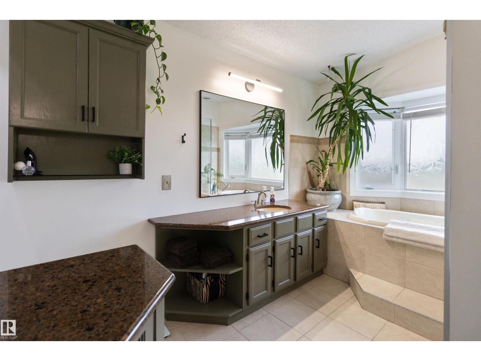 Photo 29 of 4520 124 Av Nw, Edmonton AB