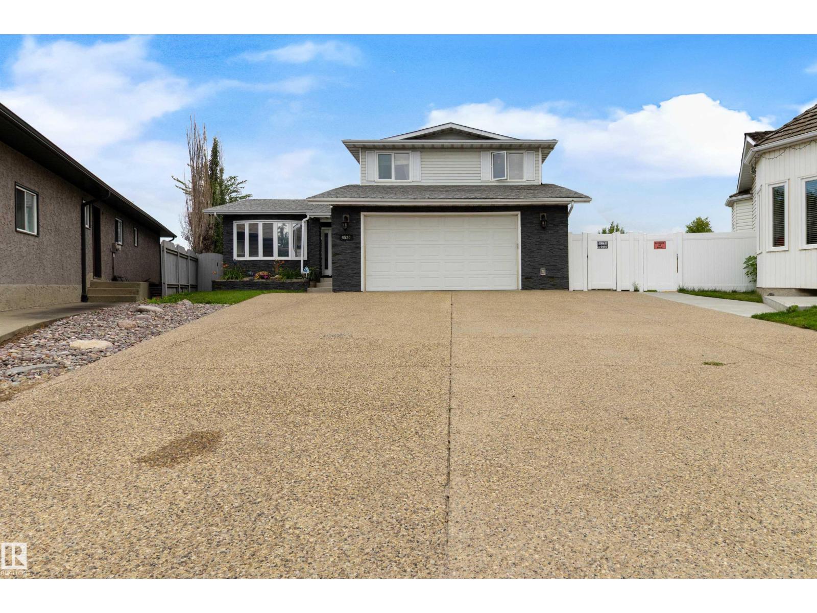 Photo 3 of 4520 124 Av Nw, Edmonton AB