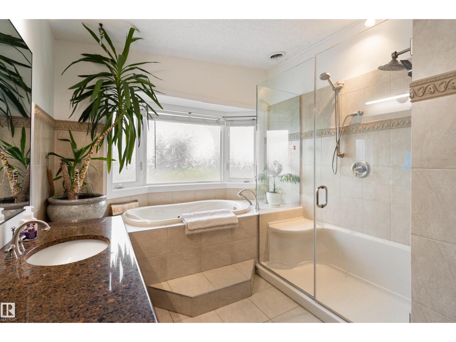 Photo 31 of 4520 124 Av Nw, Edmonton AB
