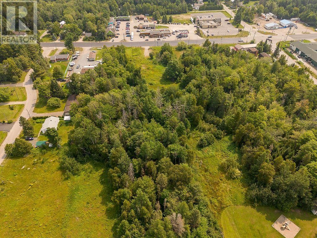 Photo 13 of 1343 Great Northern Rd, Sault Ste Marie ON