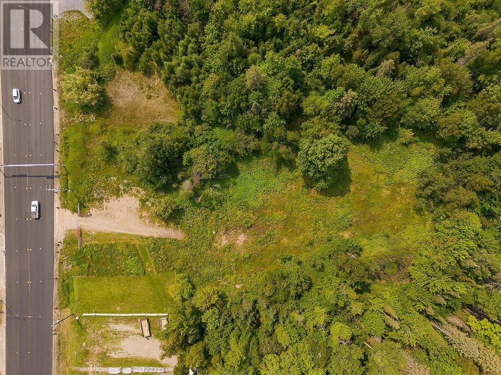 Photo 6 of 1343 Great Northern Rd, Sault Ste Marie ON