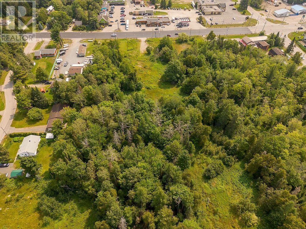 Photo 5 of 1343 Great Northern Rd, Sault Ste Marie ON