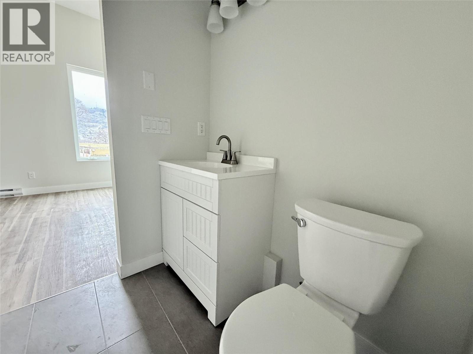 937 SPILLWAY Road Unit# 104, Oliver