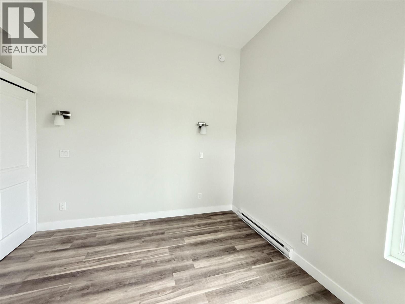 937 SPILLWAY Road Unit# 104, Oliver