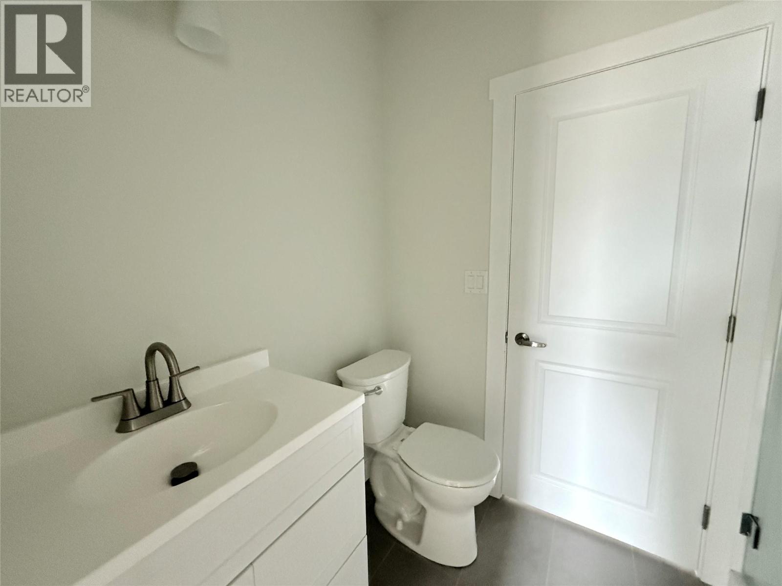 937 SPILLWAY Road Unit# 104, Oliver