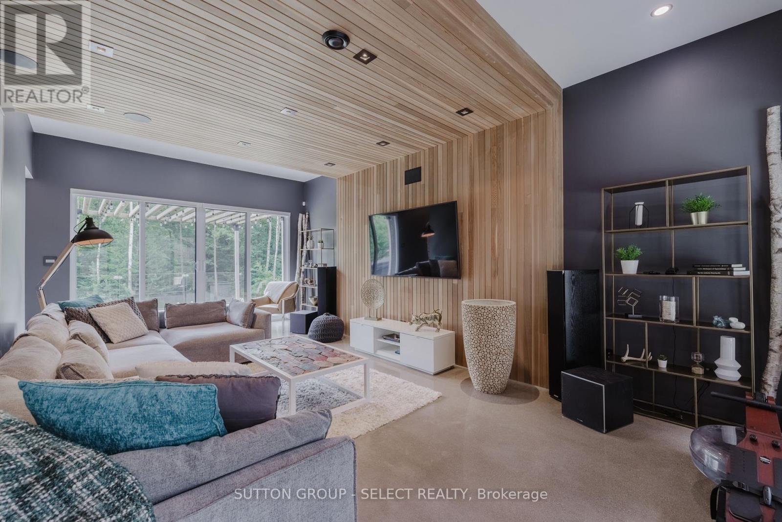 Photo 7 of 9385 Elviage Drive, London South ON