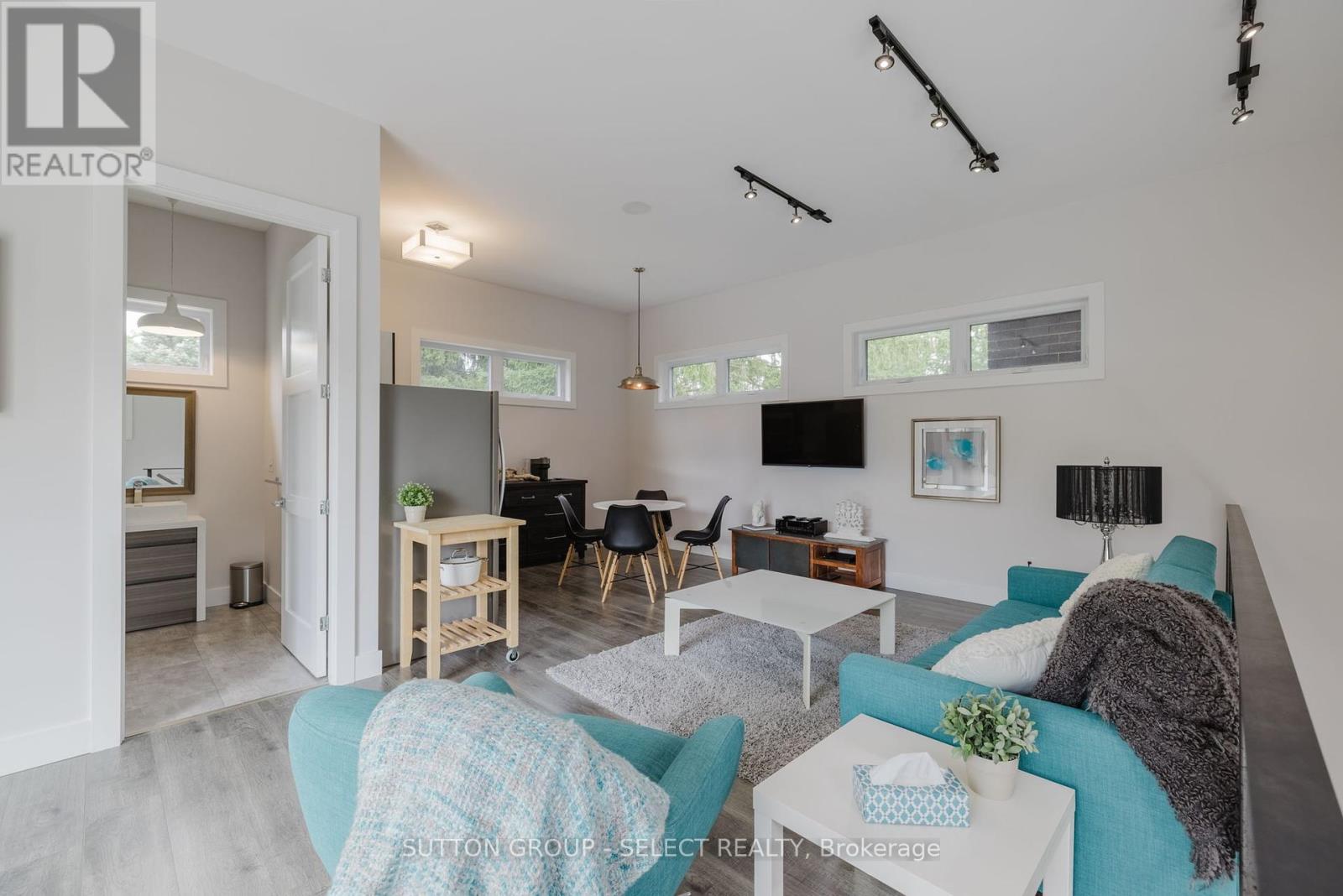 Photo 49 of 9385 Elviage Drive, London South ON