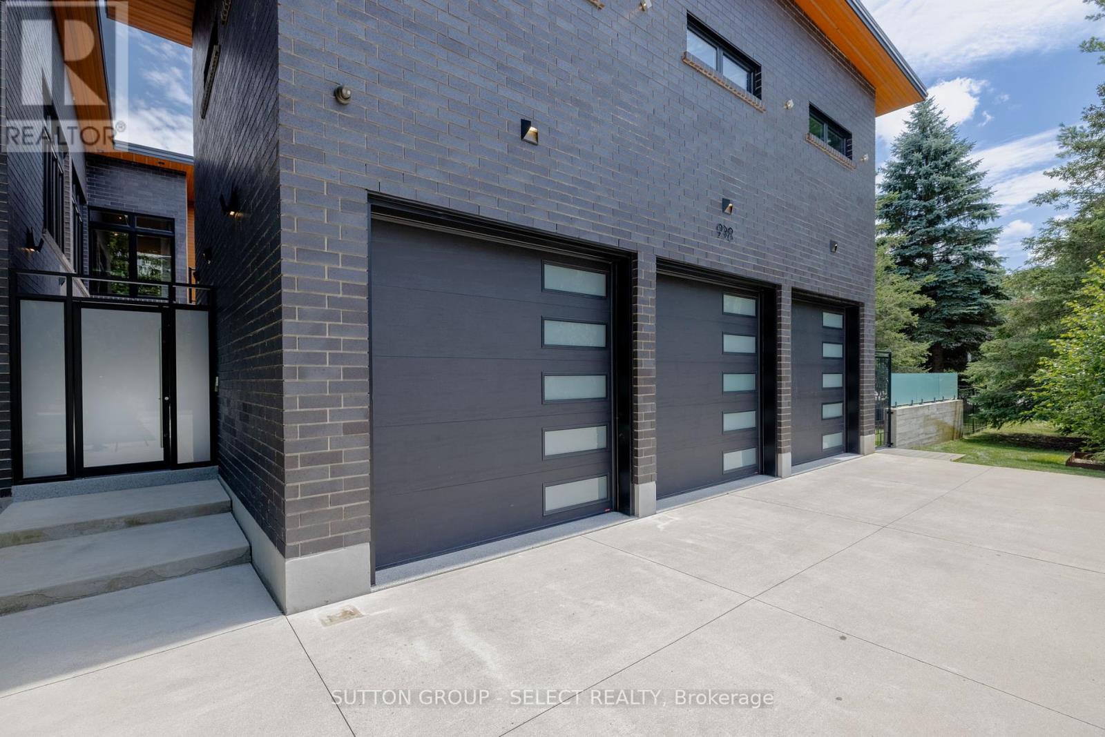 Photo 8 of 9385 Elviage Drive, London South ON