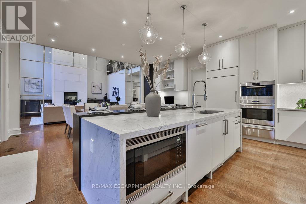 Photo 16 of 1293 Woodland Avenue, Mississauga ON