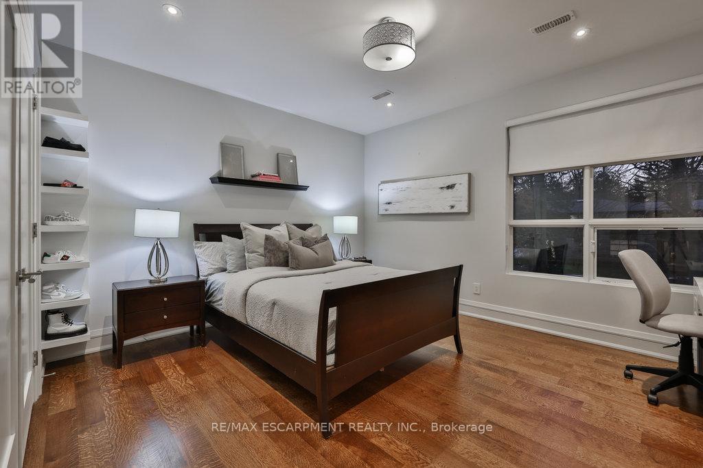 Photo 21 of 1293 Woodland Avenue, Mississauga ON