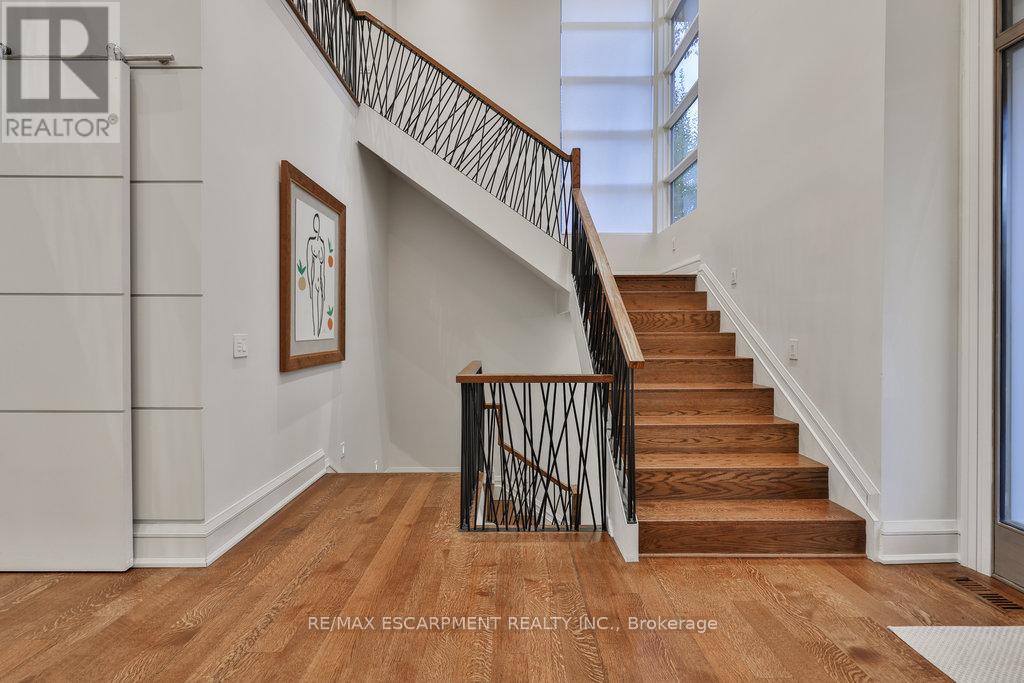 Photo 18 of 1293 Woodland Avenue, Mississauga ON