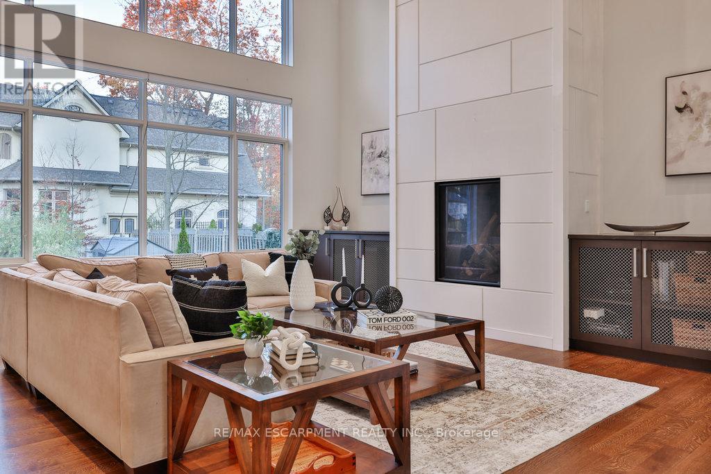 Photo 11 of 1293 Woodland Avenue, Mississauga ON