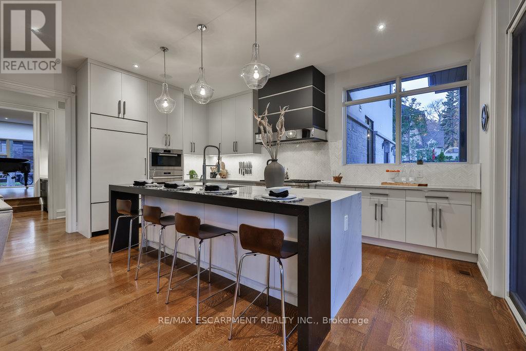 Photo 15 of 1293 Woodland Avenue, Mississauga ON