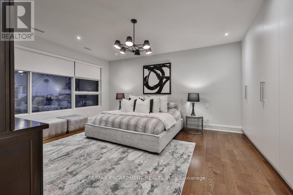 Photo 22 of 1293 Woodland Avenue, Mississauga ON