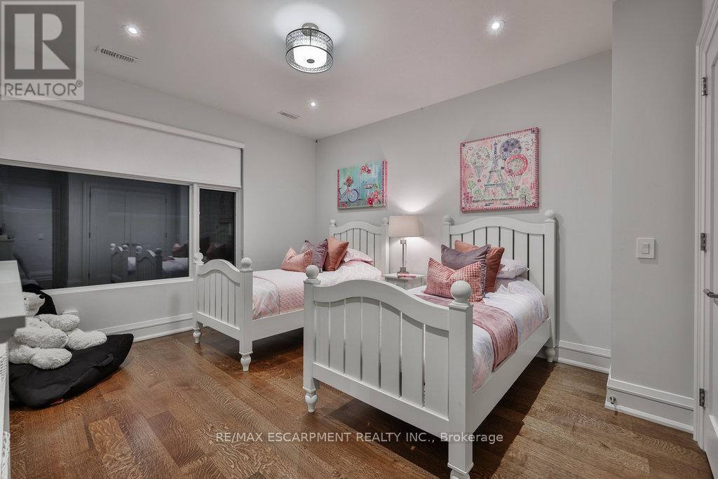 Photo 26 of 1293 Woodland Avenue, Mississauga ON