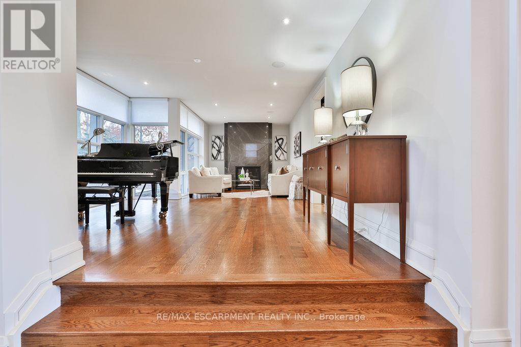 Photo 7 of 1293 Woodland Avenue, Mississauga ON