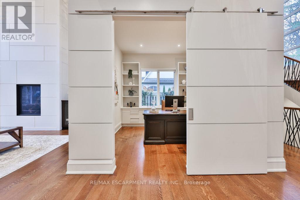 Photo 5 of 1293 Woodland Avenue, Mississauga ON