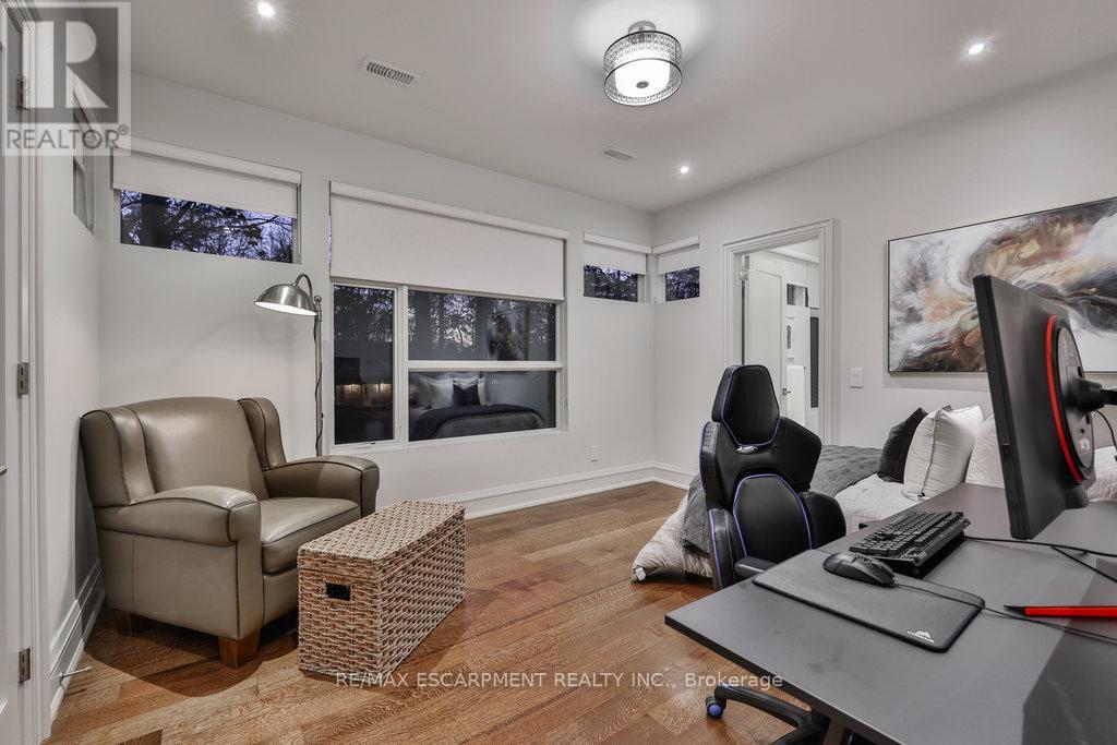 Photo 33 of 1293 Woodland Avenue, Mississauga ON