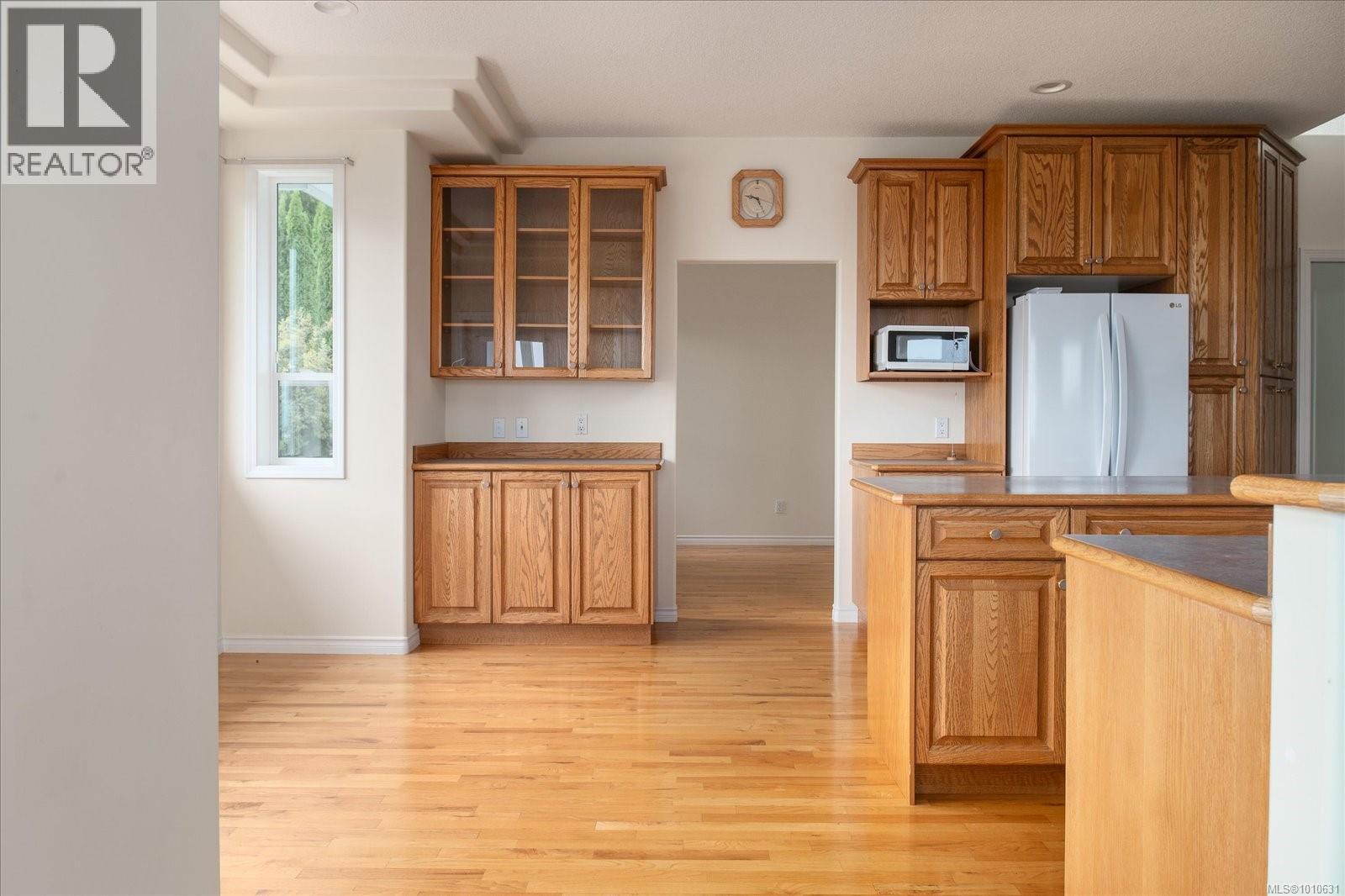 Photo 10 of 4072 Eagle View Dr, Nanaimo BC