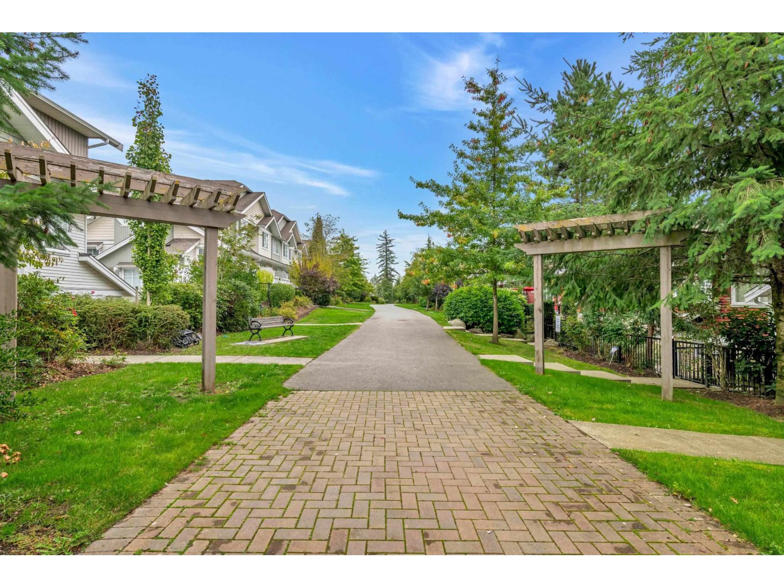 Photo 38 of 32 19480 66 Avenue, Surrey BC