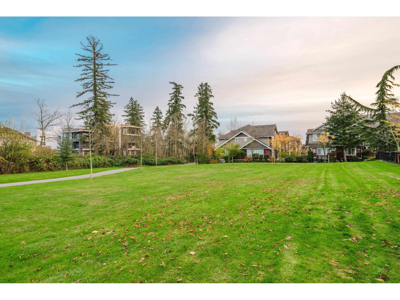 Photo 13 of 32 19480 66 Avenue, Surrey BC