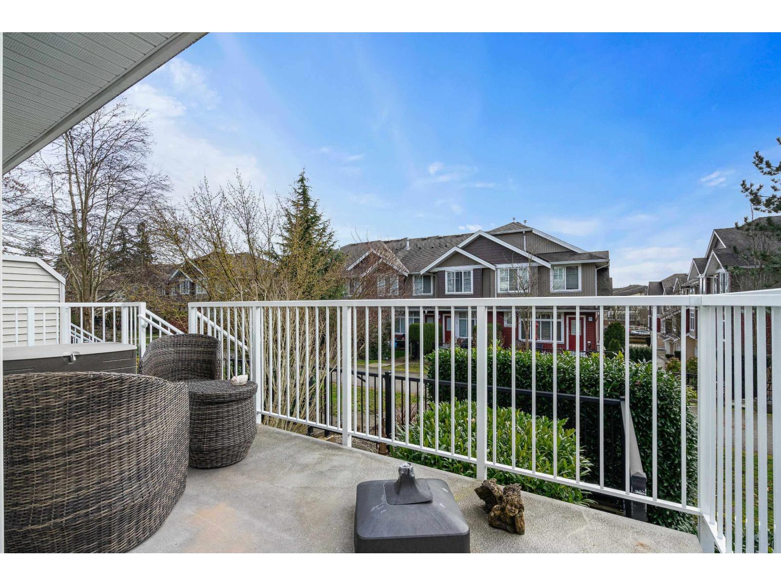 Photo 5 of 32 19480 66 Avenue, Surrey BC