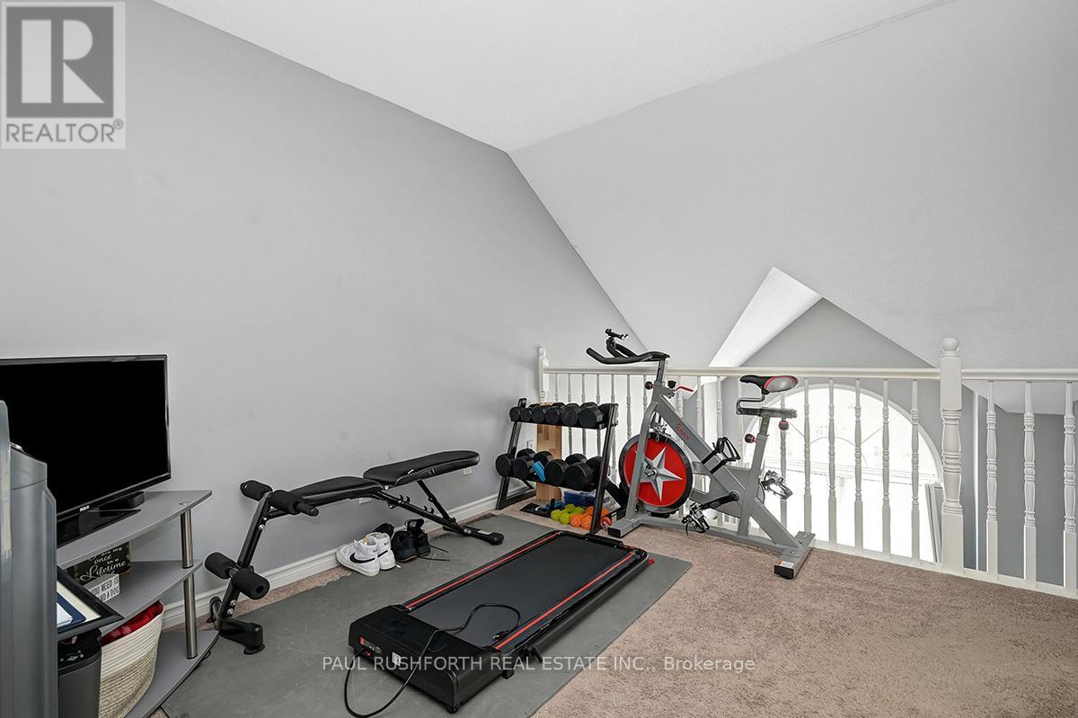 Photo 5 of 12 1701 Blohm Drive, Ottawa ON