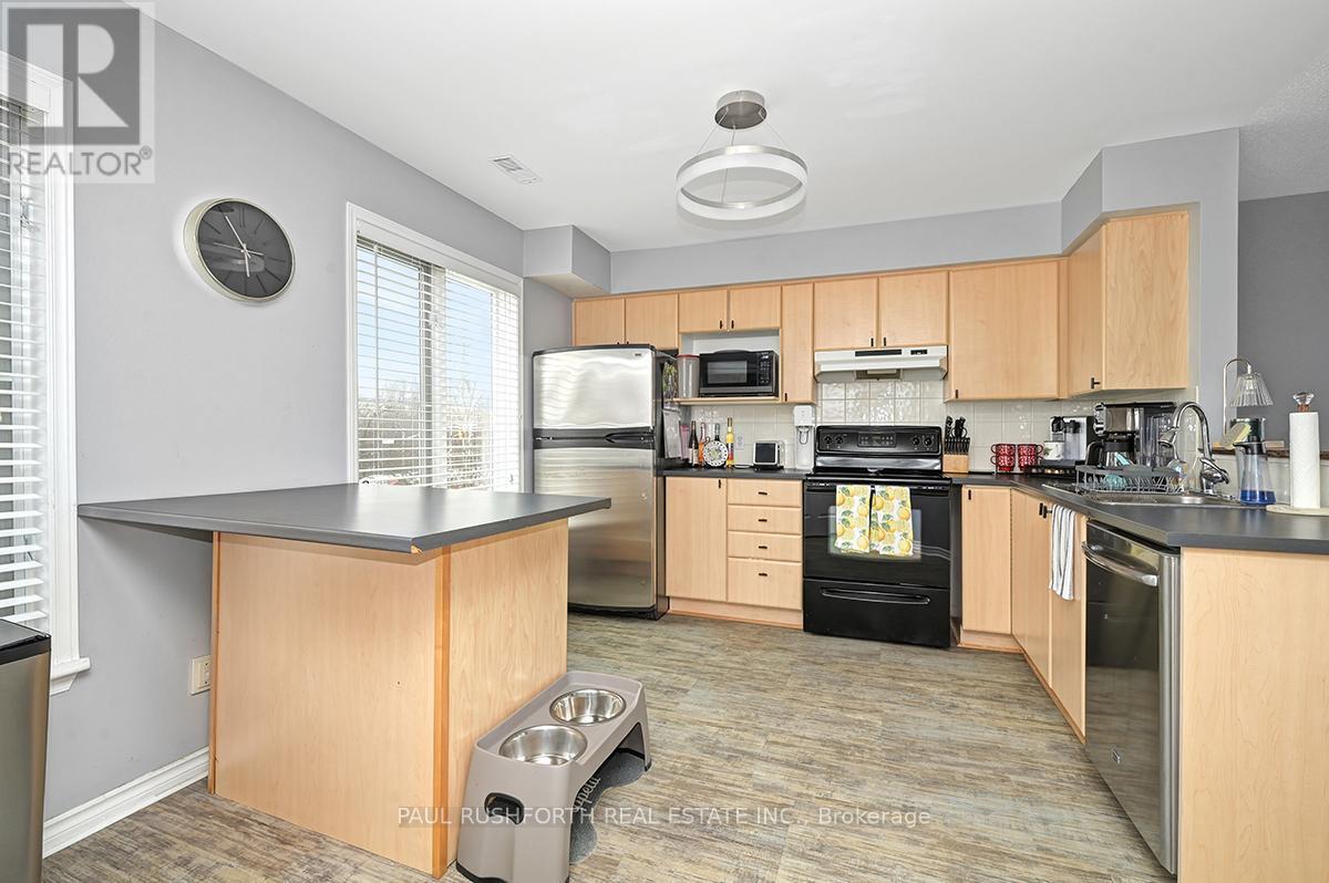 Photo 4 of 12 1701 Blohm Drive, Ottawa ON