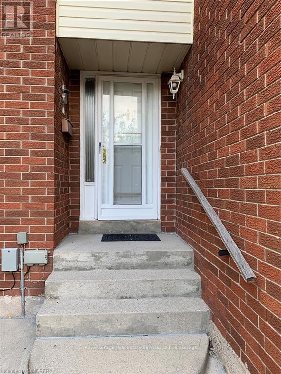 Photo 2 of 2262 Margot Street, Oakville ON