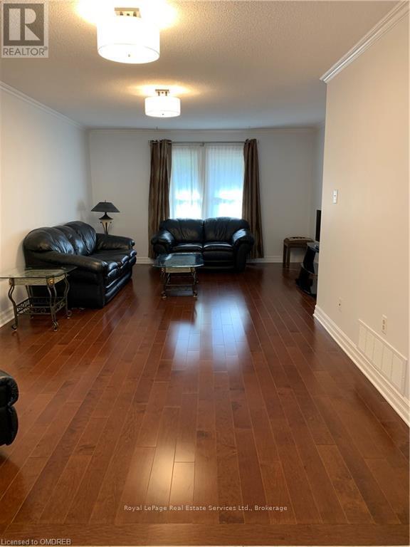 Photo 4 of 2262 Margot Street, Oakville ON