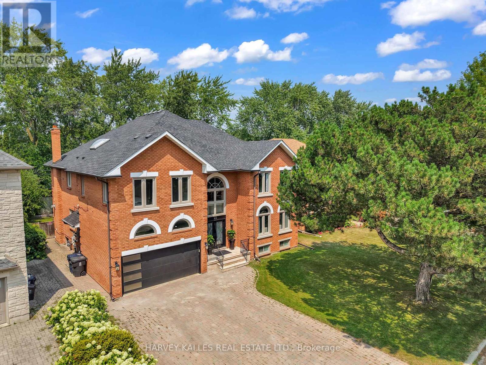 Photo 1 of 42 Grangemill Crescent, Toronto ON