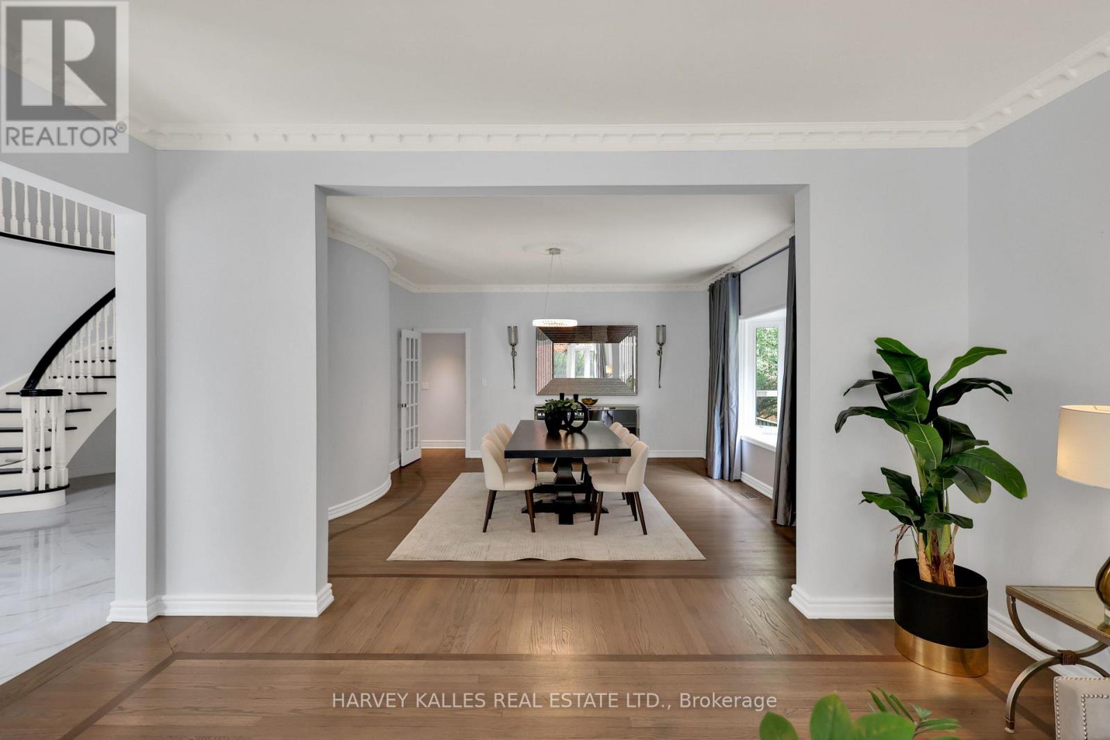 Photo 10 of 42 Grangemill Crescent, Toronto ON