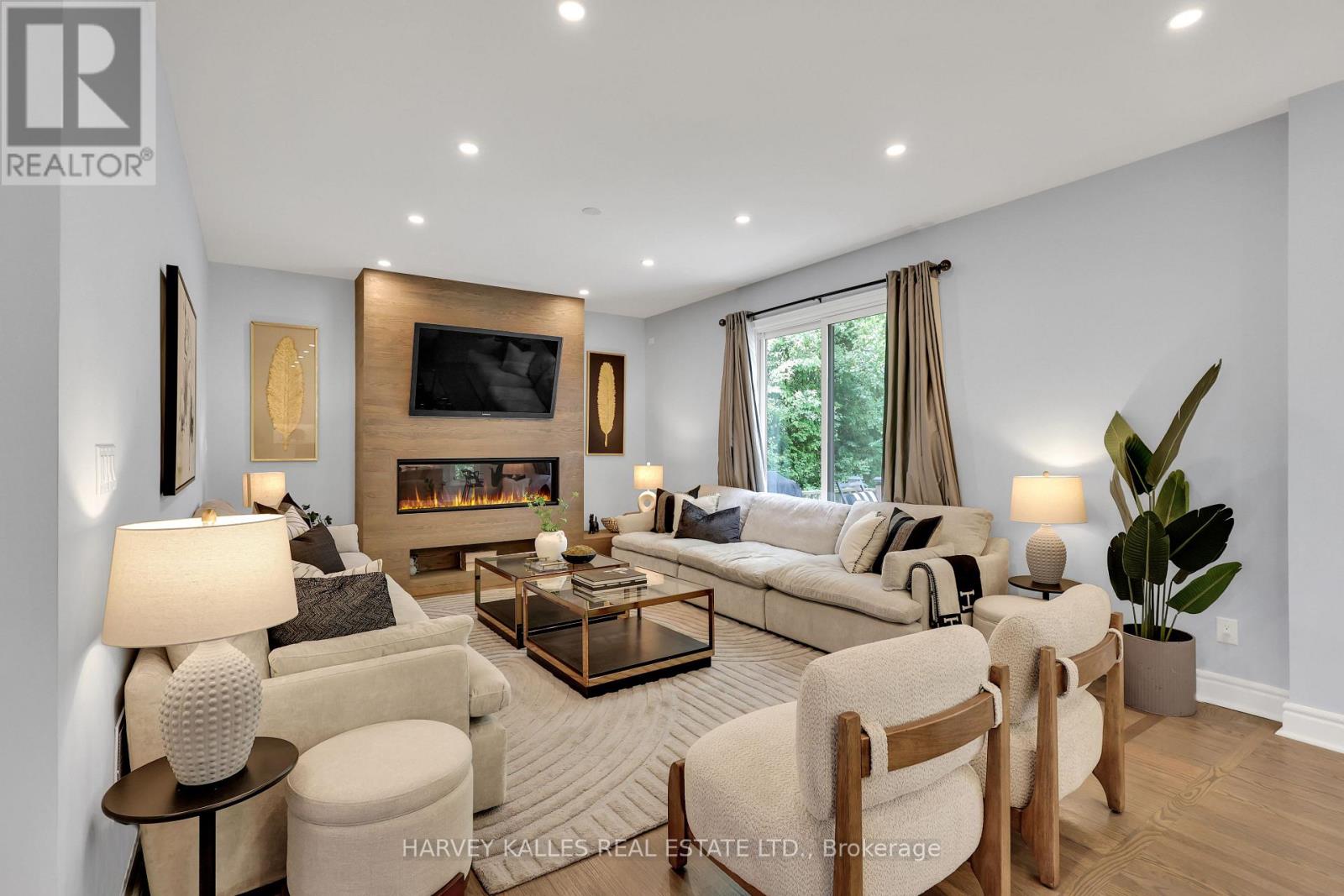 Photo 16 of 42 Grangemill Crescent, Toronto ON