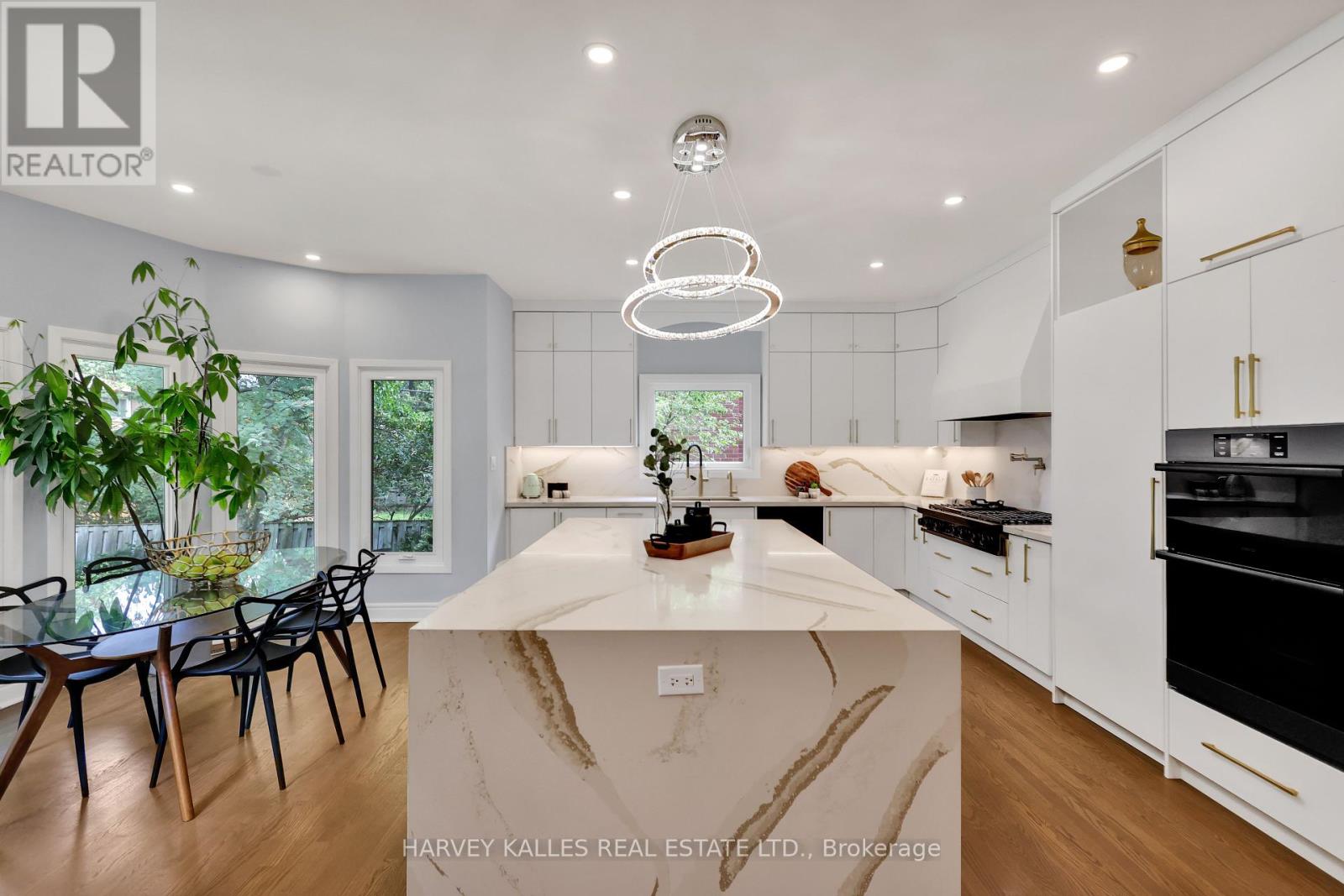 Photo 18 of 42 Grangemill Crescent, Toronto ON