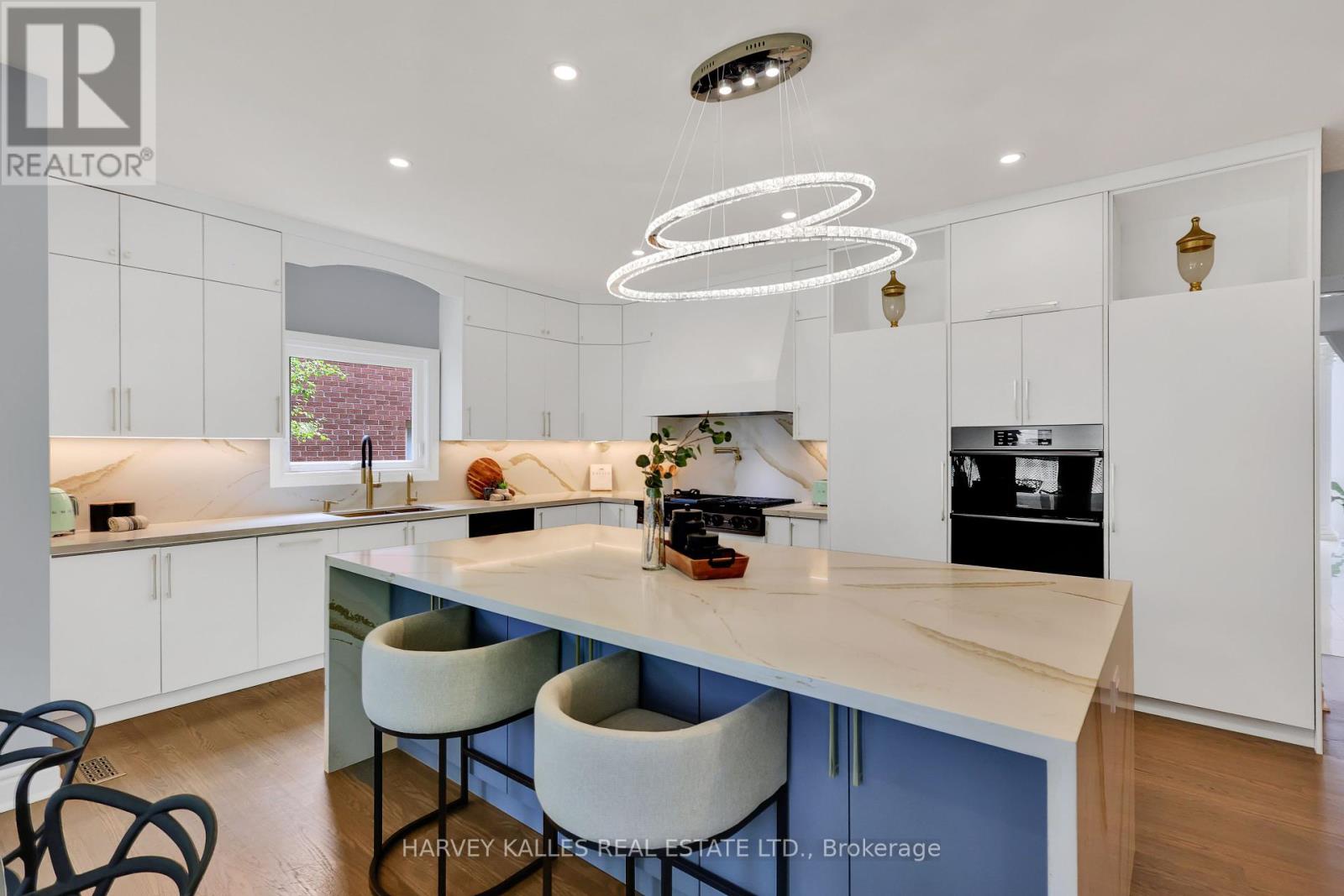 Photo 19 of 42 Grangemill Crescent, Toronto ON
