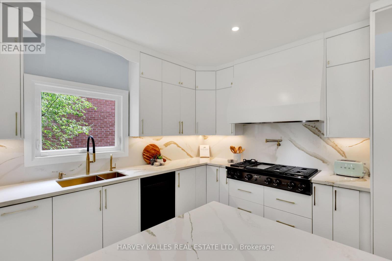 Photo 20 of 42 Grangemill Crescent, Toronto ON