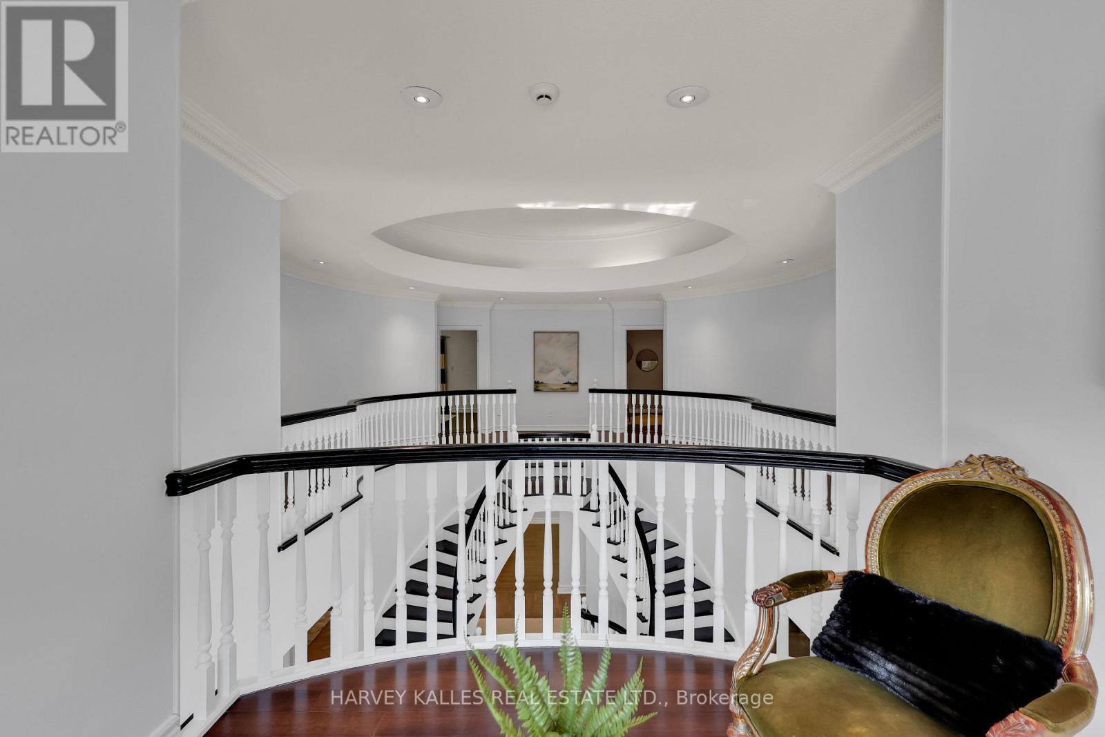 Photo 28 of 42 Grangemill Crescent, Toronto ON